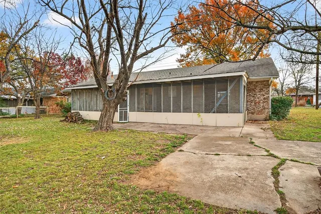 $185,000 | 800 Carver Street, Whitesboro, TX 76273