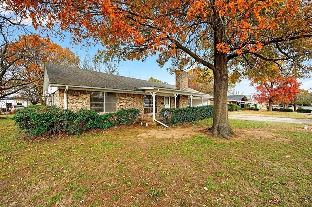 $185,000 | 800 Carver Street, Whitesboro, TX 76273