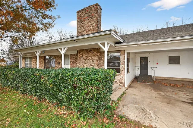 $185,000 | 800 Carver Street, Whitesboro, TX 76273
