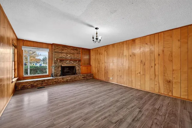 $185,000 | 800 Carver Street, Whitesboro, TX 76273