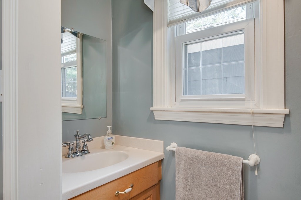 7 Eleanor Road Walpole, MA 02081 - Photo 15 of 27 Gallery Image 15