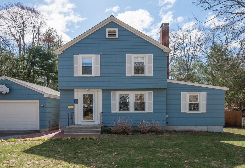 7 Eleanor Road Walpole, MA 02081 - Photo 2 of 27 Gallery Image 2