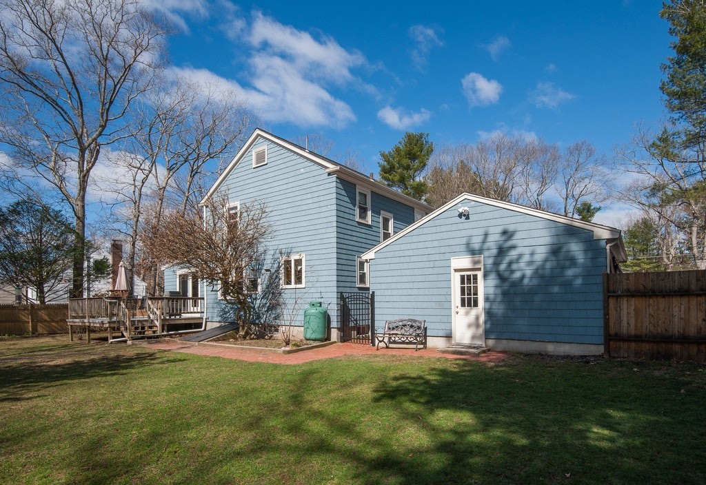7 Eleanor Road Walpole, MA 02081 - Photo 25 of 27 Gallery Image 25
