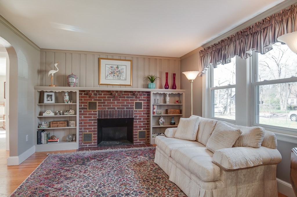 7 Eleanor Road Walpole, MA 02081 - Photo 5 of 27 Gallery Image 5