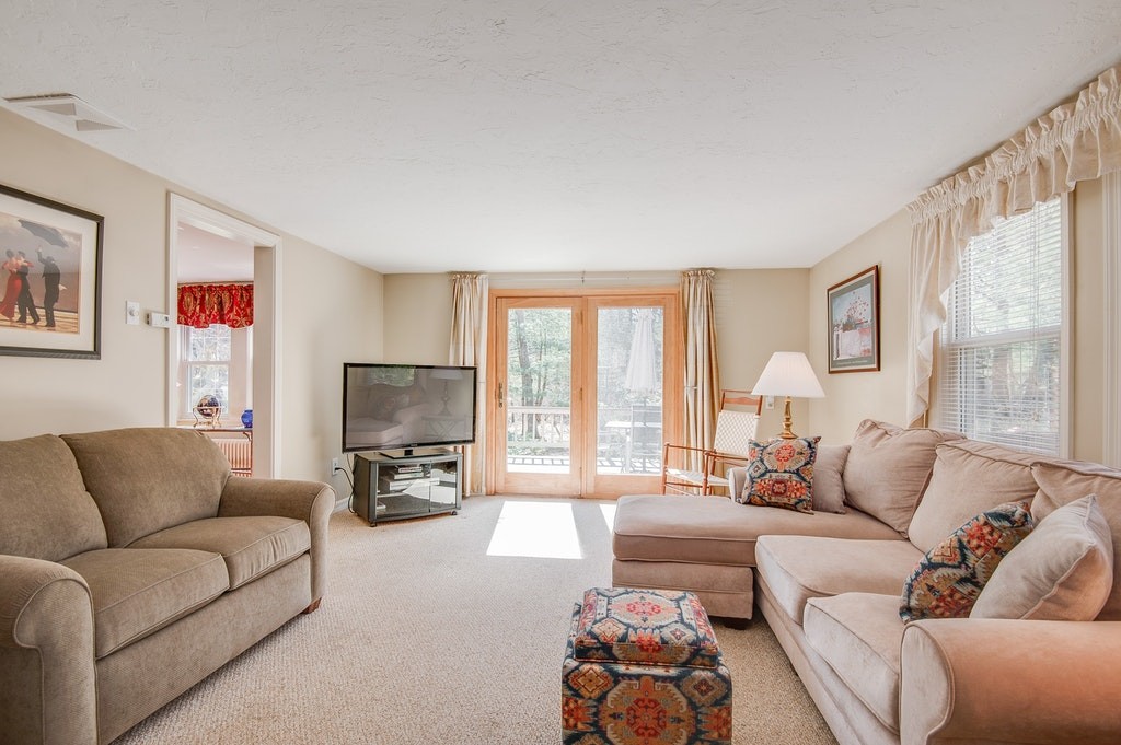 7 Eleanor Road Walpole, MA 02081 - Photo 8 of 27 Gallery Image 8