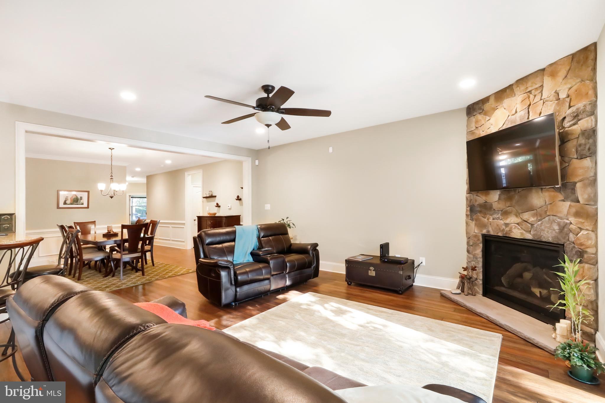 2 Robinson Road Medford, NJ 08055 - Photo 11 of 40 Living room