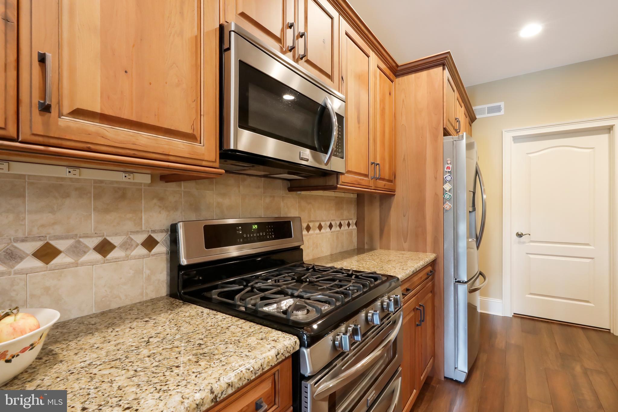 2 Robinson Road Medford, NJ 08055 - Photo 17 of 40 Kitchen