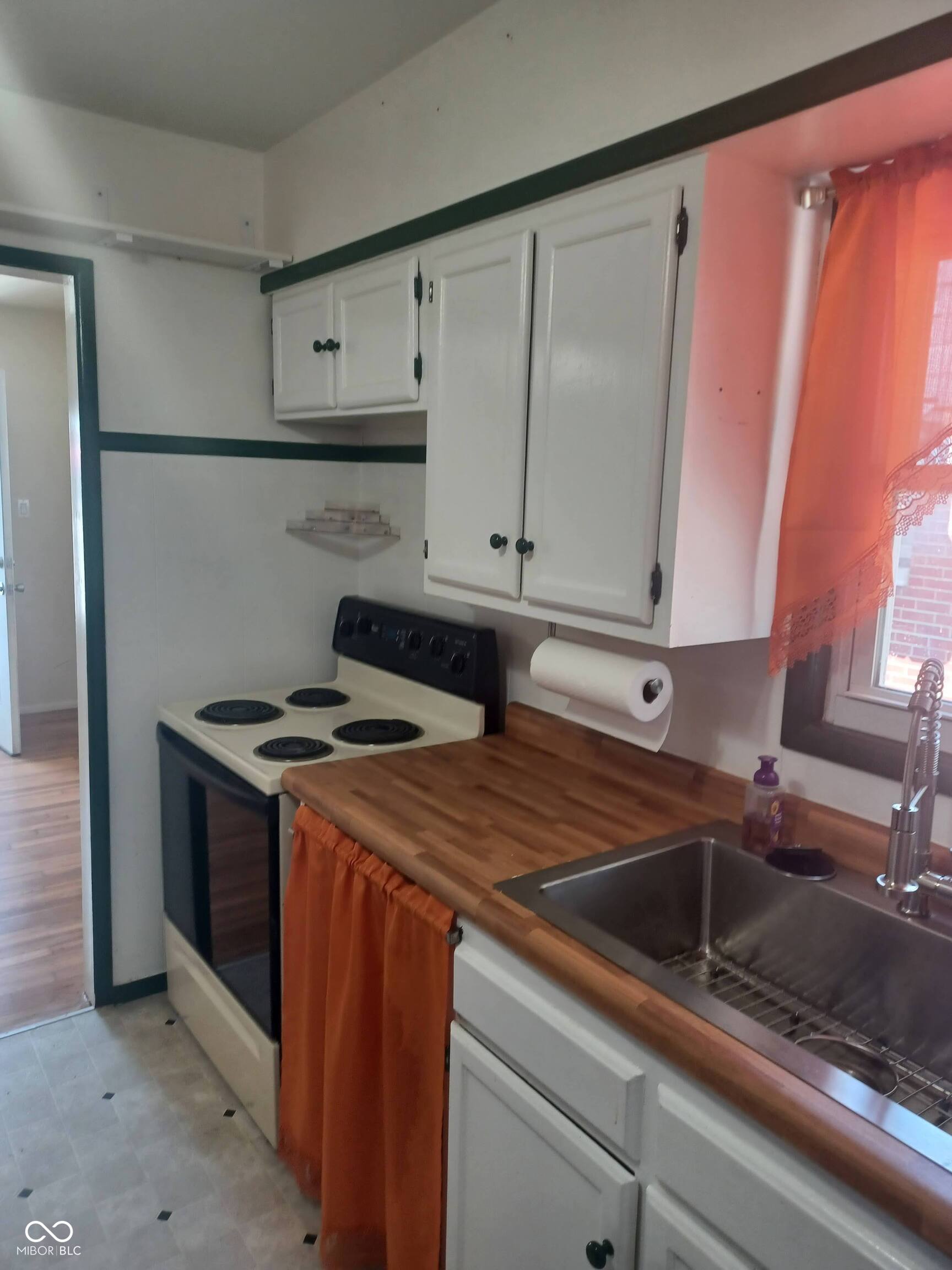 33 South Post Road Indianapolis, IN 46219 - Photo 15 of 28