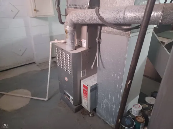 $1,550 | 33 South Post Road, Indianapolis, IN 46219