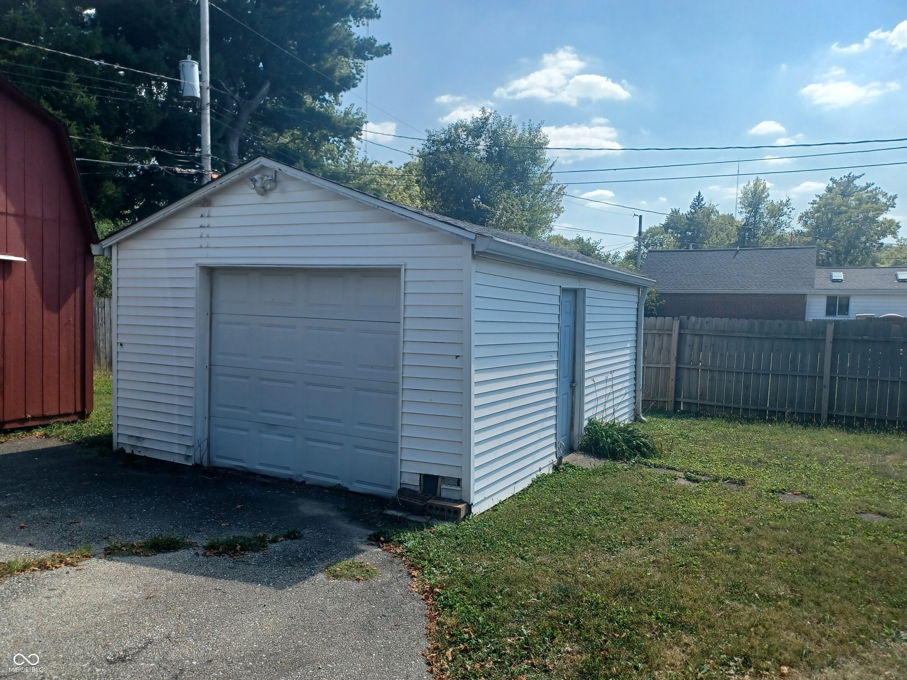 33 South Post Road Indianapolis, IN 46219 - Photo 23 of 28