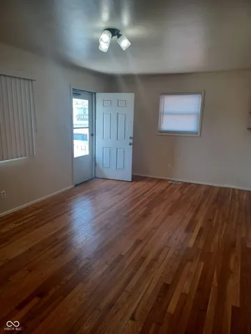 $1,595 | 33 South Post Road, Indianapolis, IN 46219