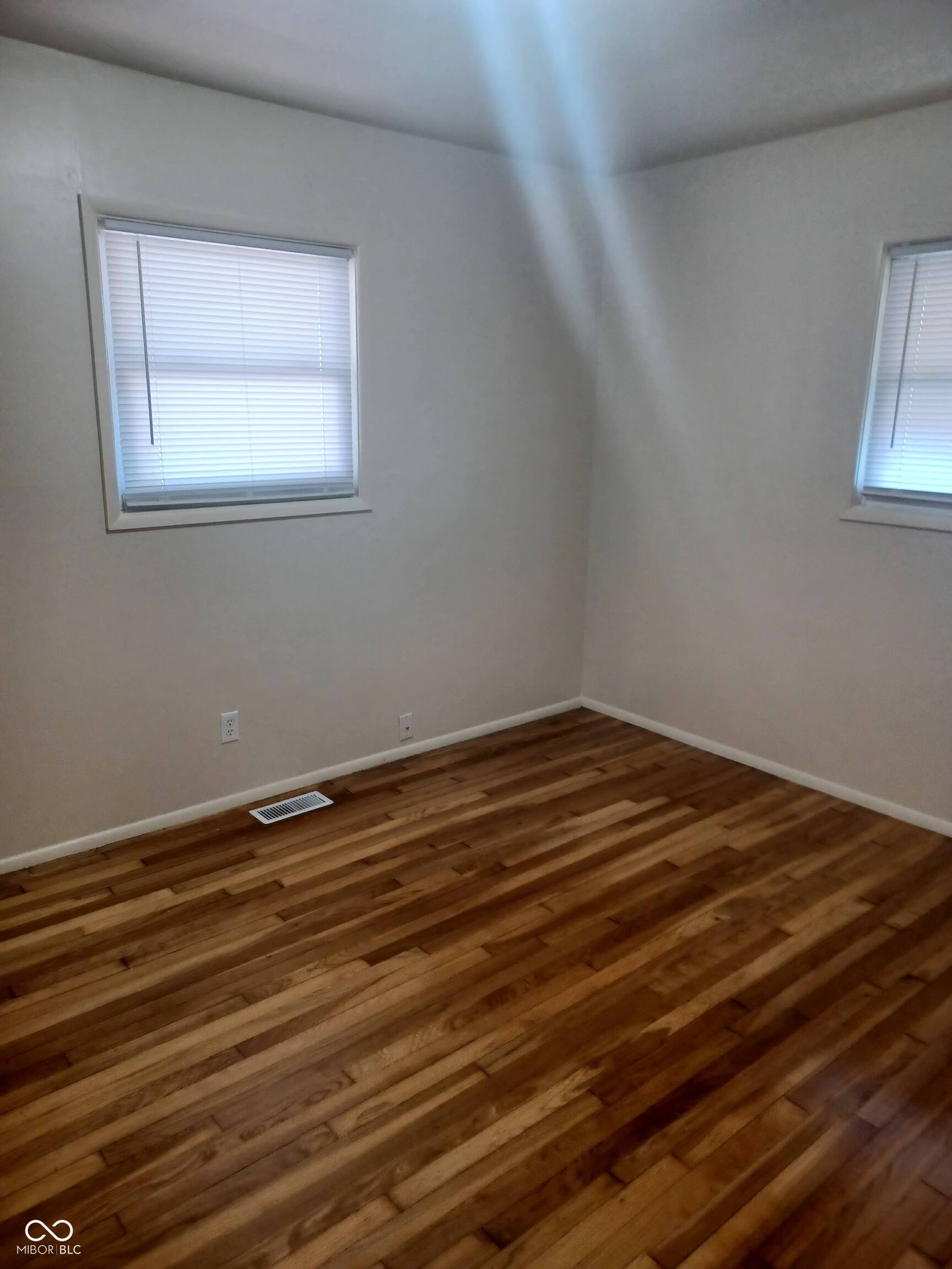 33 South Post Road Indianapolis, IN 46219 - Photo 6 of 28