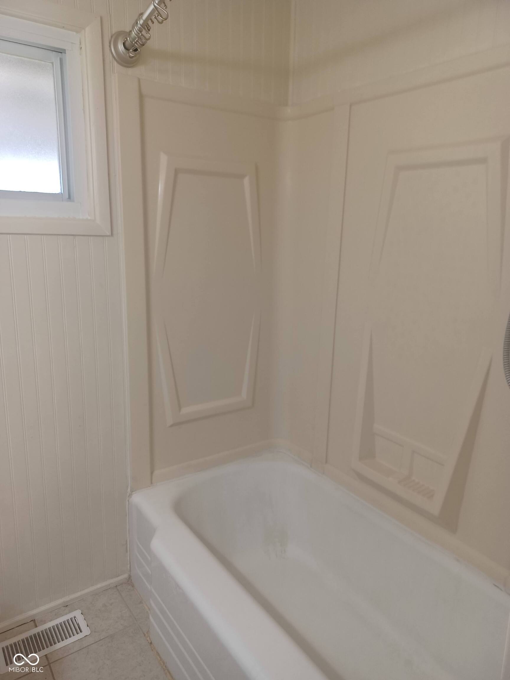 33 South Post Road Indianapolis, IN 46219 - Photo 9 of 28