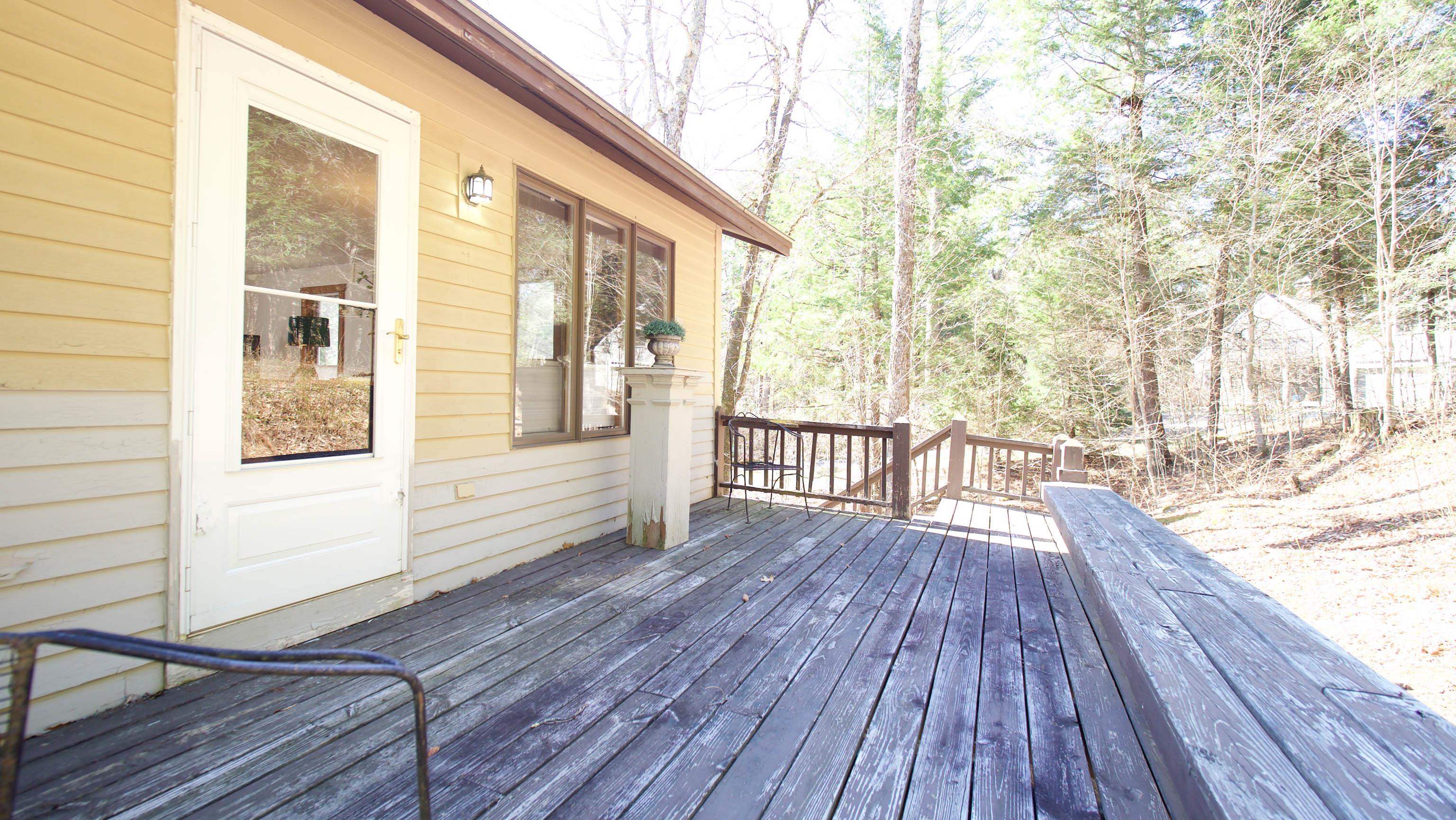 60 Fletcher Lane Hartford, VT 05059 - Photo 2 of 18
