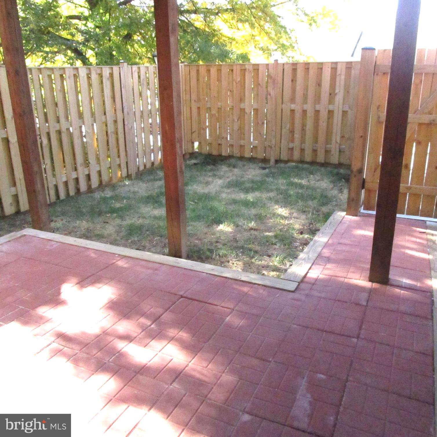 2037 South Glebe Road Arlington, VA 22206 - Photo 28 of 30 Exterior (Rear)