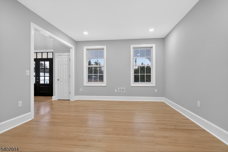 105 Woodfern Road Neshanic Station, NJ 08853 - Photo 11 of 34