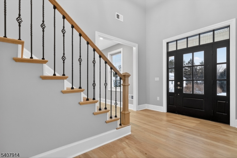 105 Woodfern Road Neshanic Station, NJ 08853 - Photo 13 of 34