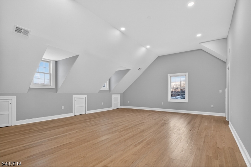 105 Woodfern Road Neshanic Station, NJ 08853 - Photo 15 of 34