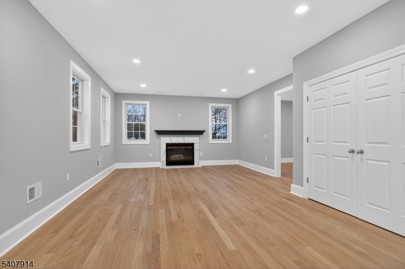 105 Woodfern Road Neshanic Station, NJ 08853 - Photo 19 of 34