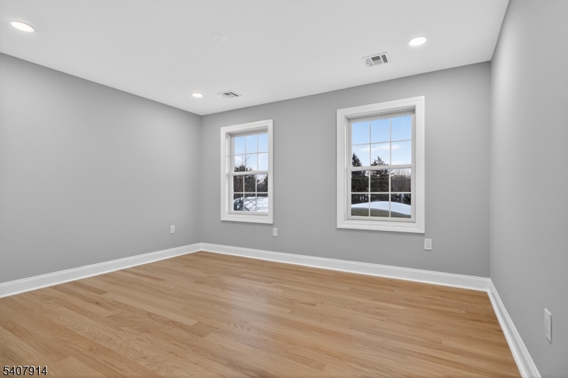 105 Woodfern Road Neshanic Station, NJ 08853 - Photo 25 of 34