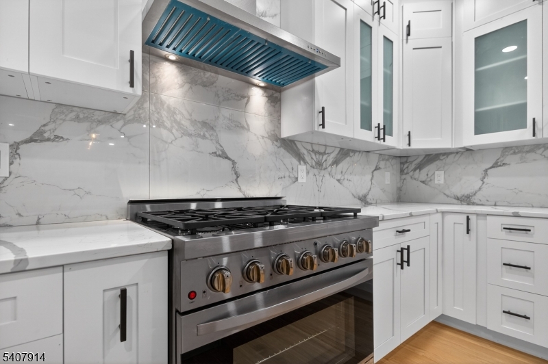 105 Woodfern Road Neshanic Station, NJ 08853 - Photo 6 of 34