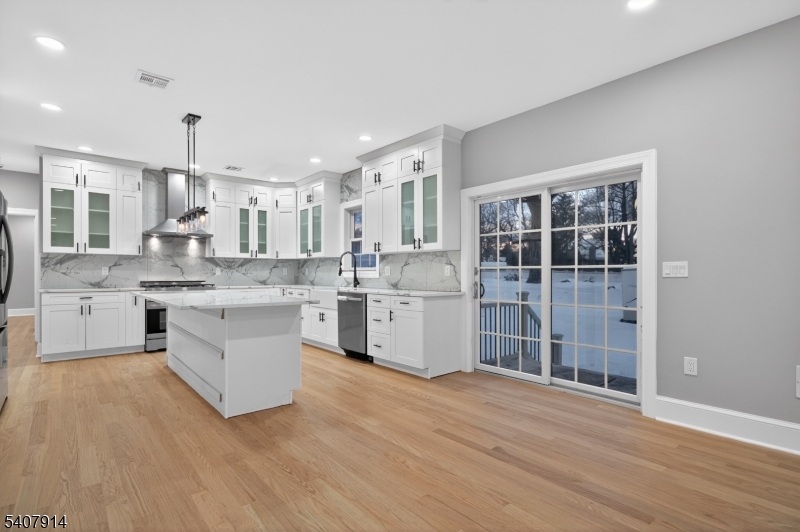 105 Woodfern Road Neshanic Station, NJ 08853 - Photo 10 of 34