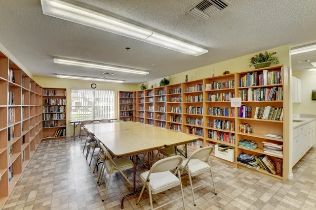 $2,100 | 18715 Candlewick Drive, Boca Raton, FL 33496