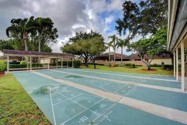 $2,100 | 18715 Candlewick Drive, Boca Raton, FL 33496
