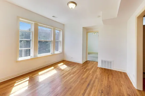 $199,000 | 5115 North Kenmore Avenue, Unit 3S, Chicago, IL 60640