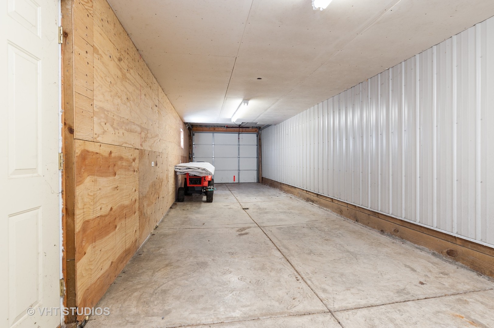 7513 Wilmot Road Spring Grove, IL 60081 - Photo 14 of 18 a view of a livingroom with car parked