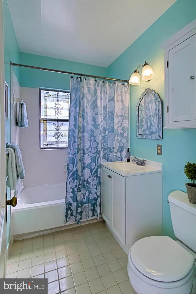 1906 North Rhodes Street, Unit 51 Arlington, VA 22201 - Photo 14 of 23 Bath