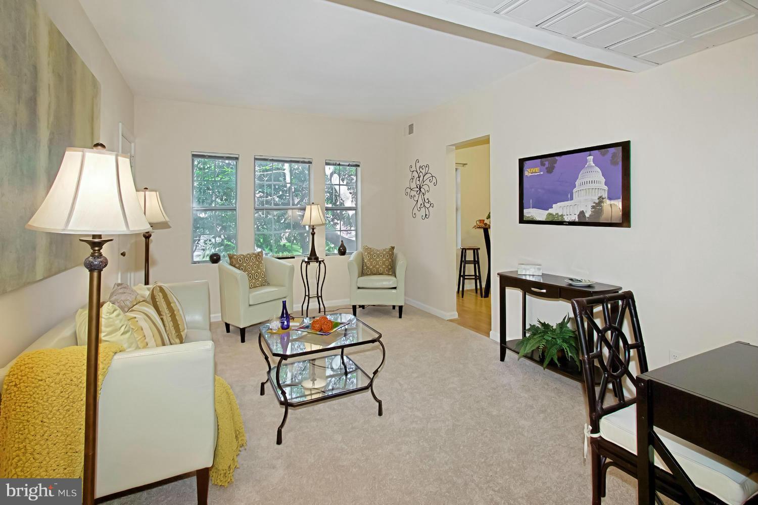 1906 North Rhodes Street, Unit 51 Arlington, VA 22201 - Photo 5 of 23 Family Room