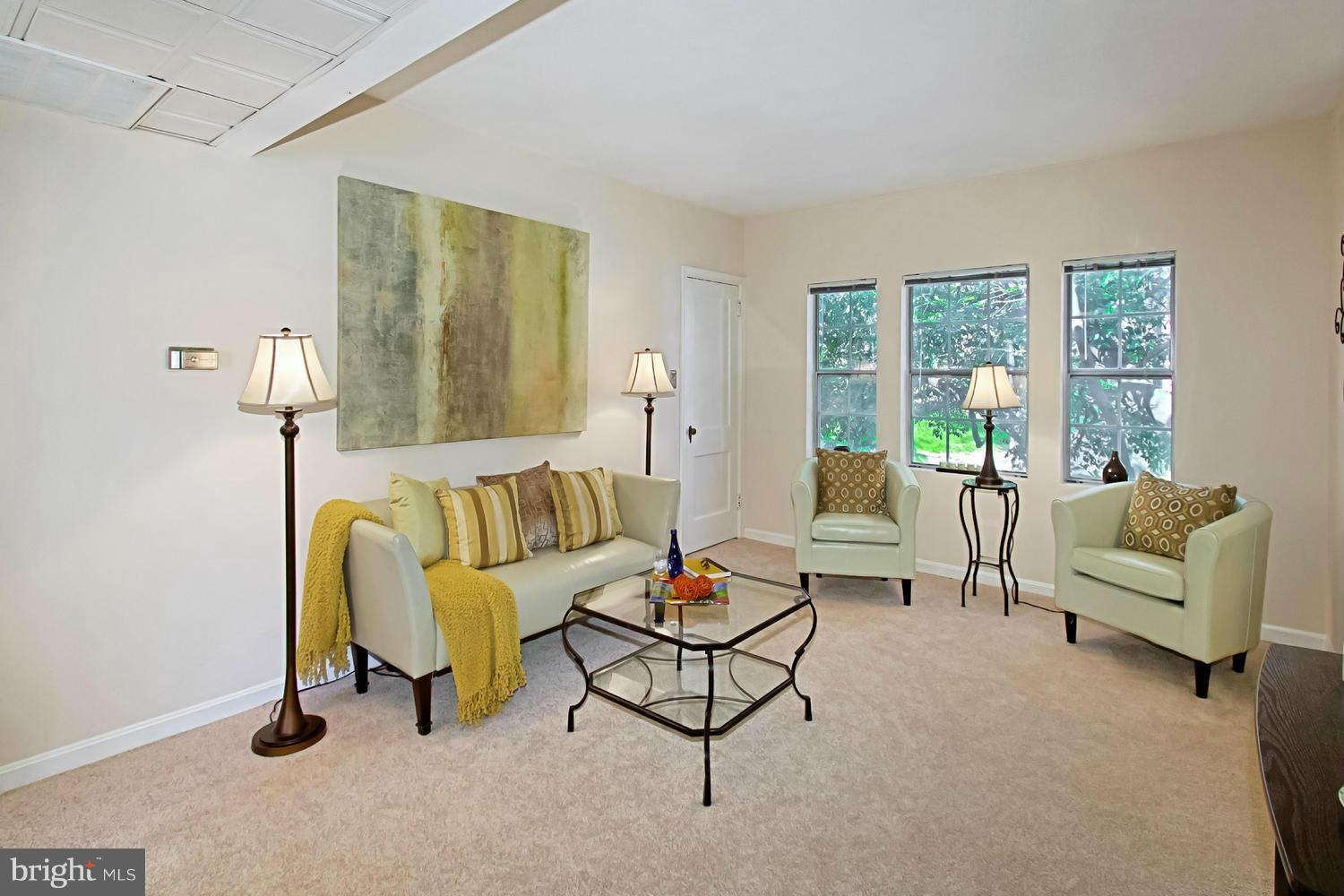 1906 North Rhodes Street, Unit 51 Arlington, VA 22201 - Photo 6 of 23 Family Room