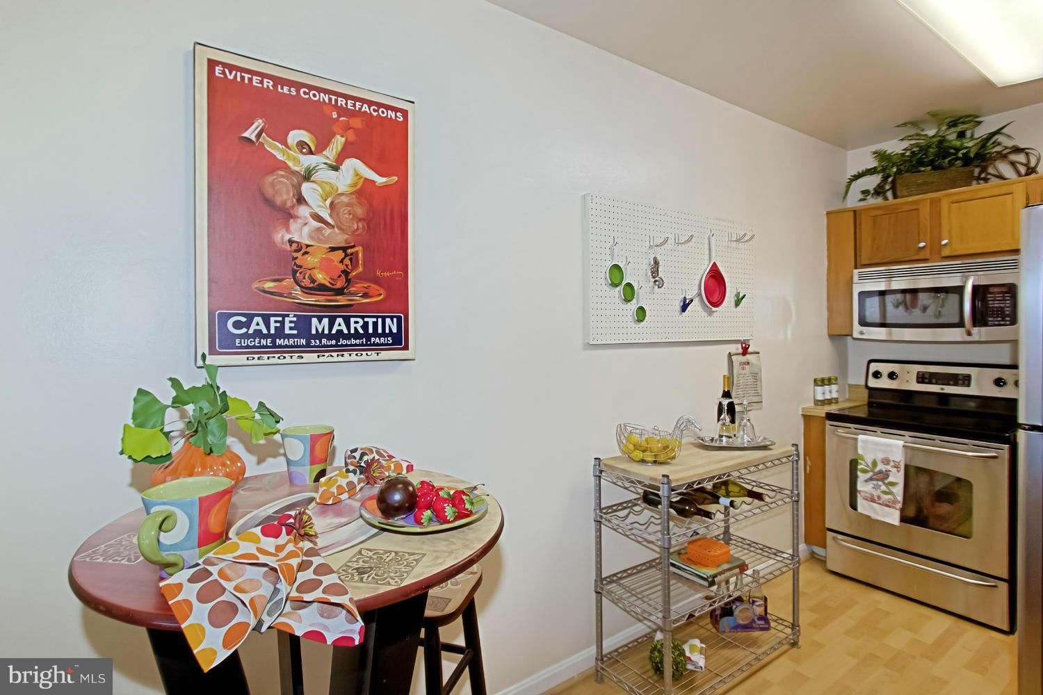 1906 North Rhodes Street, Unit 51 Arlington, VA 22201 - Photo 9 of 23 Kitchen