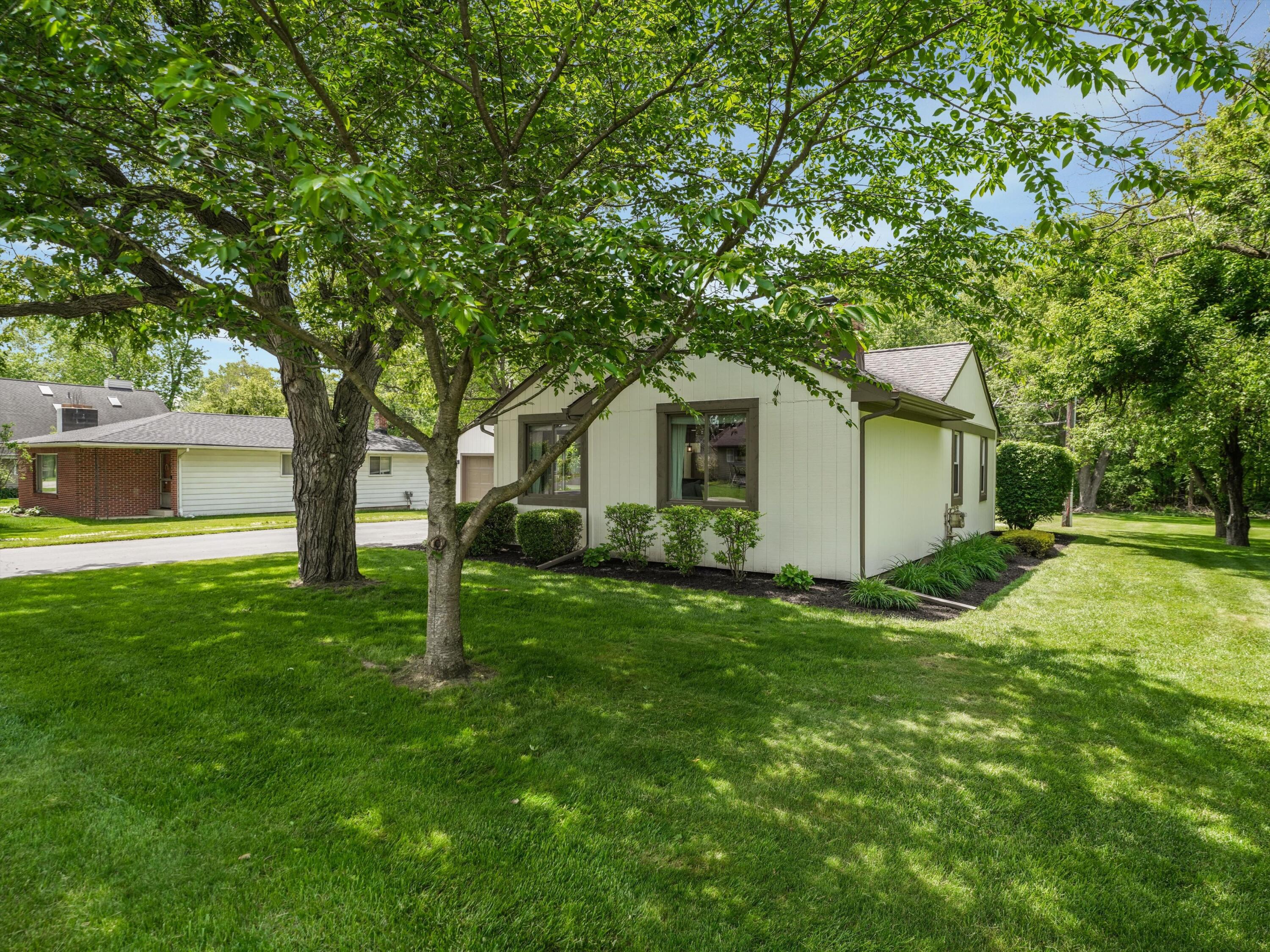 2938 Dearborn Avenue Rochester Hills, MI 48309 - Photo 27 of 29 Welcome Home to 2938 Dearborn Ave!