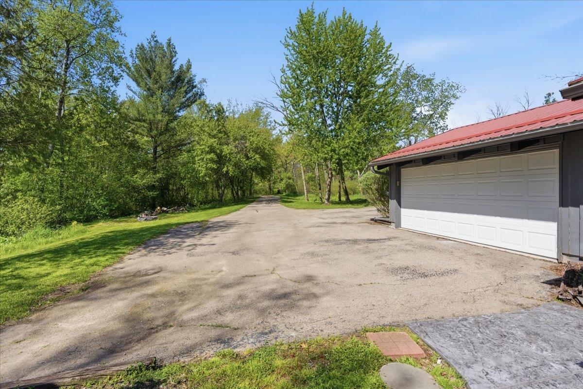 N7072 North Forest Haven Road Shawano, WI 54166 - Photo 6 of 90