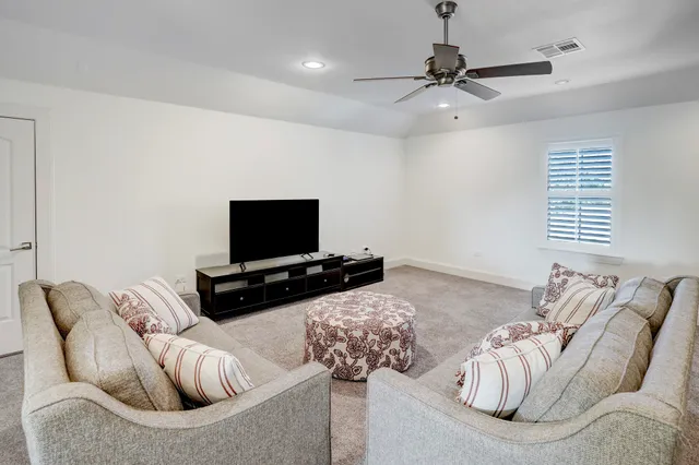 $6,900 | 1602 East Rose Terrace Lane, Houston, TX 77055