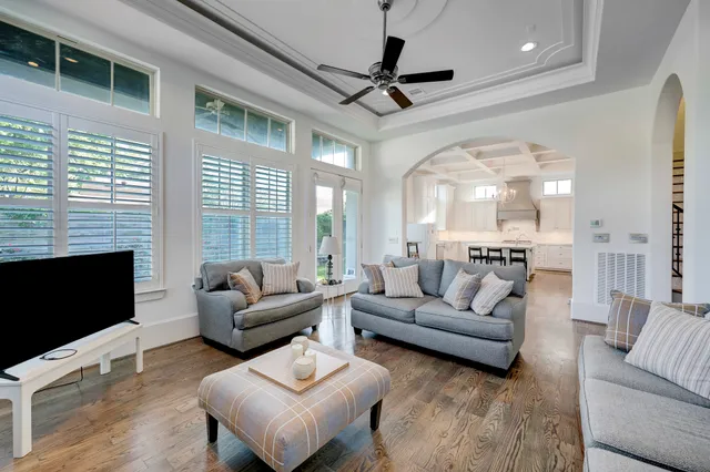 $6,900 | 1602 East Rose Terrace Lane, Houston, TX 77055