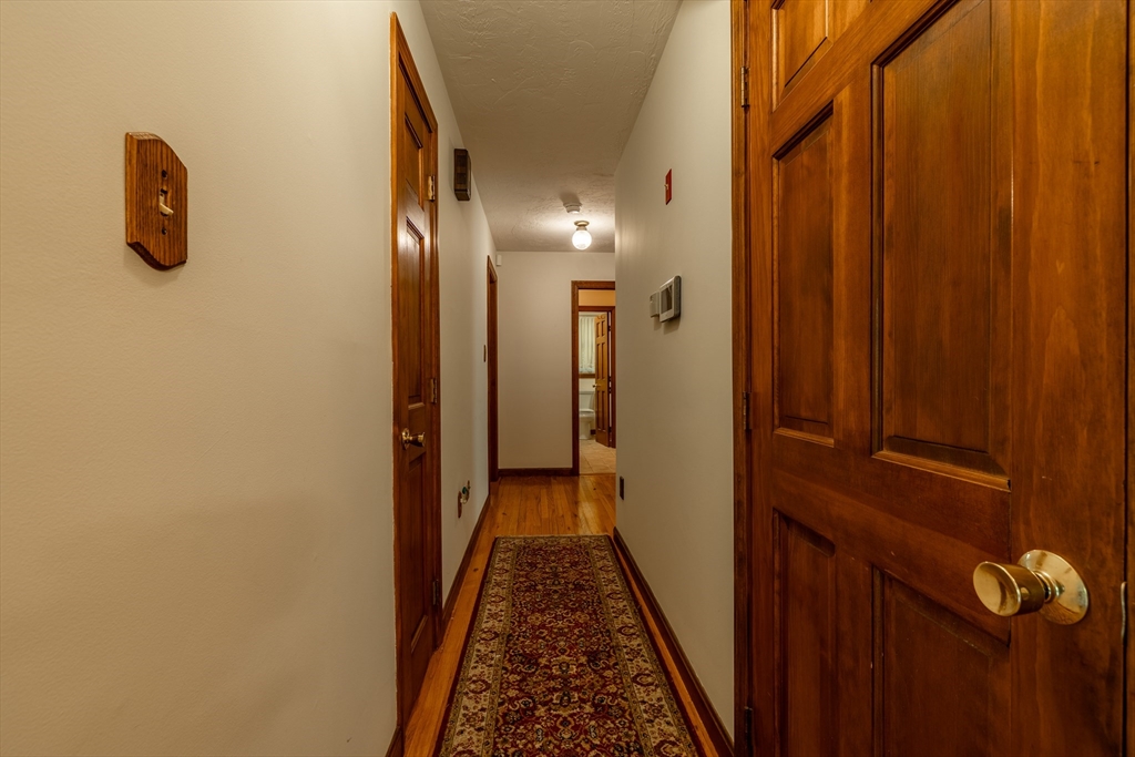 322 Spring Street Shrewsbury, MA 01545 - Photo 8 of 26