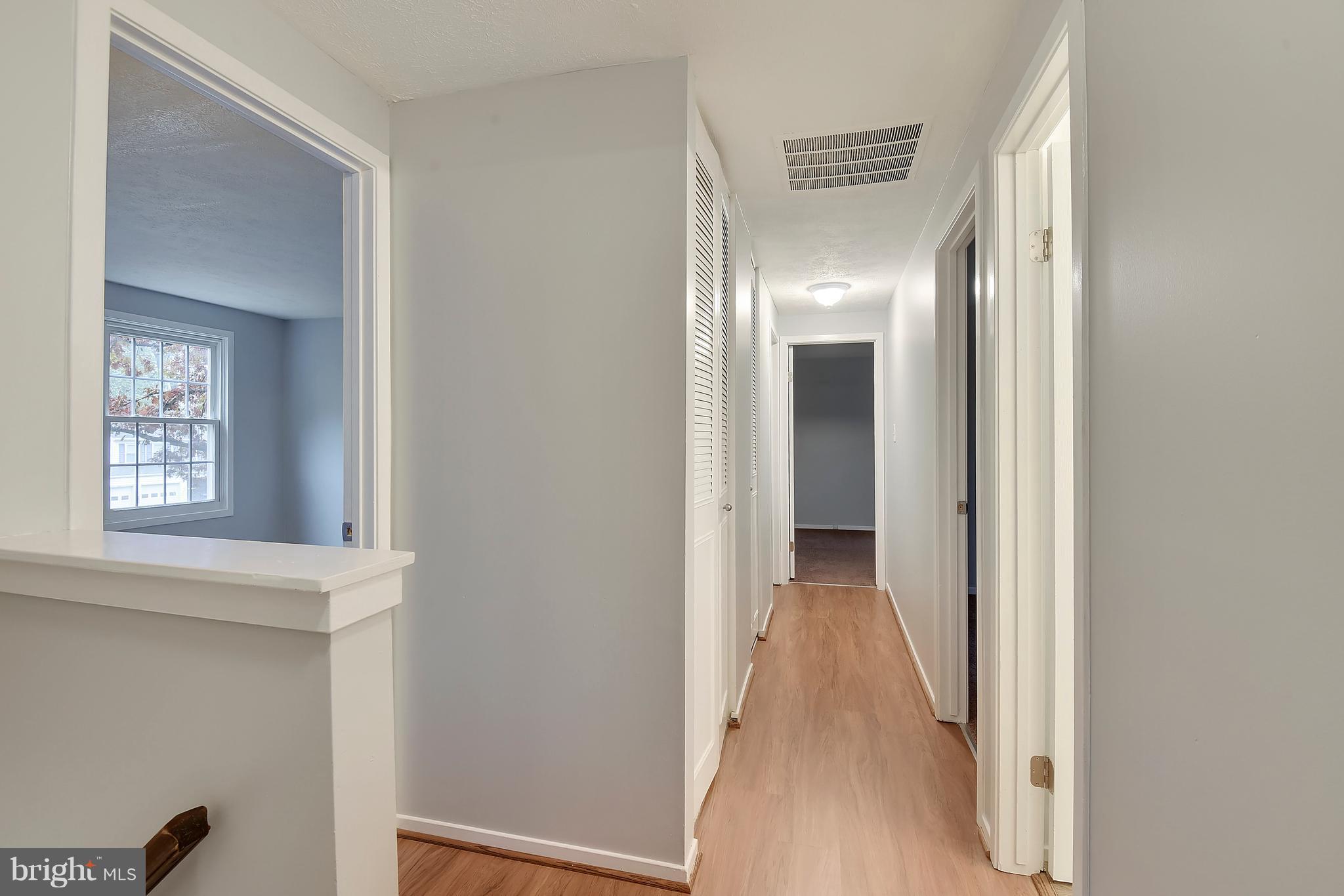 5729 Heming Avenue Springfield, VA 22151 - Photo 19 of 49 Upper hall