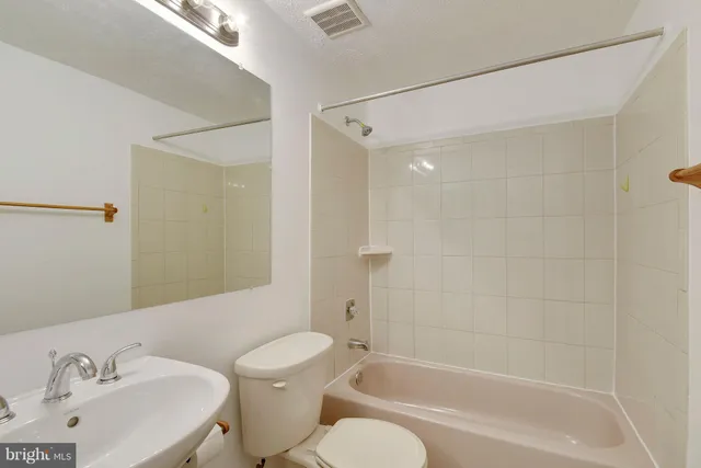 $3,530 | 5729 Heming Avenue, Springfield, VA 22151