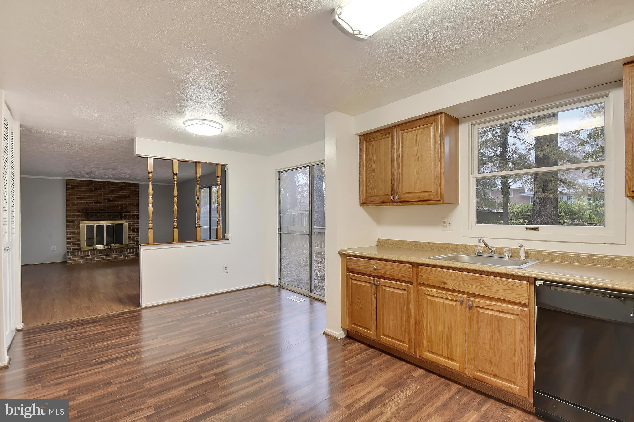 5729 Heming Avenue Springfield, VA 22151 - Photo 4 of 49 Eat in kitchen