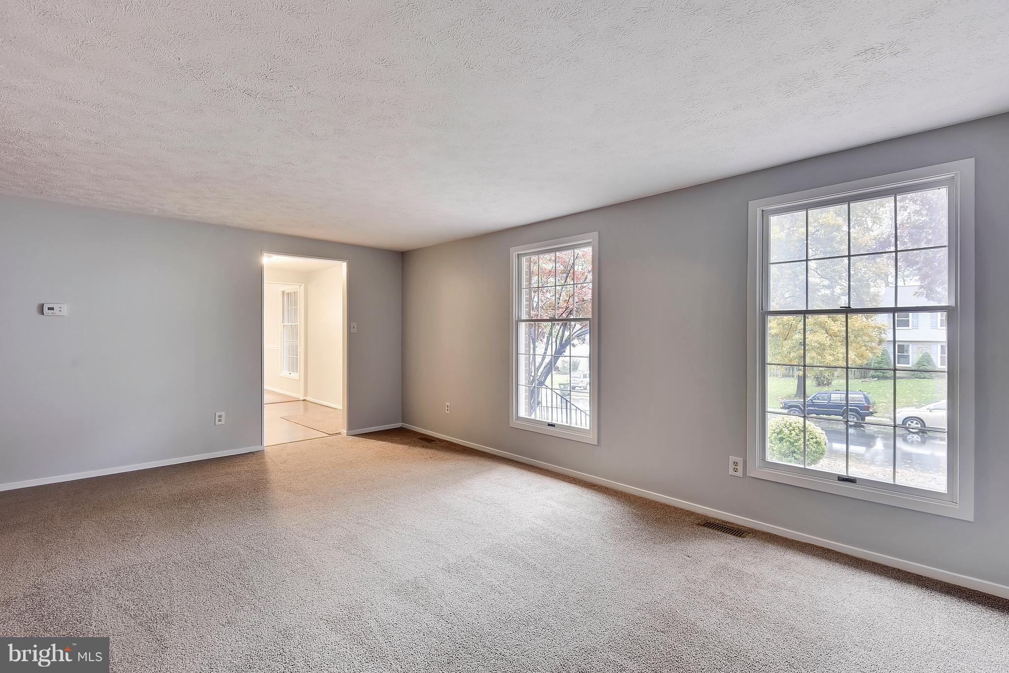 5729 Heming Avenue Springfield, VA 22151 - Photo 9 of 49 Spacious living room