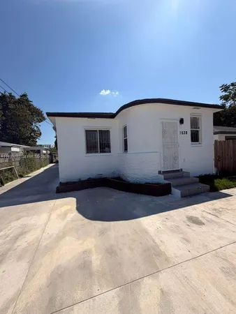 $2,350 | 1538 Northwest 66th Street, Unit 1, Miami, FL 33147