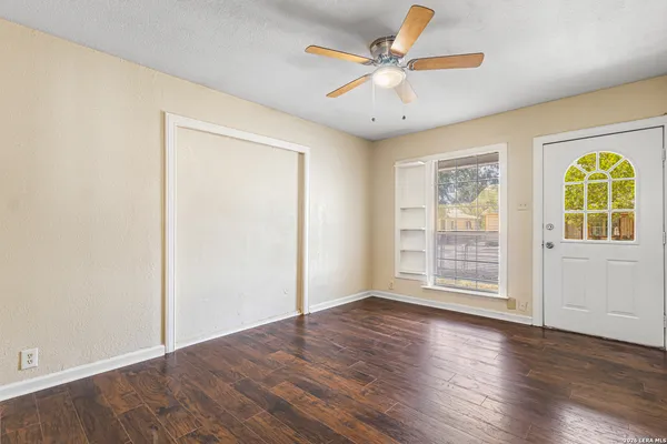 $1,150 | 1119 Fenfield Avenue, San Antonio, TX 78211