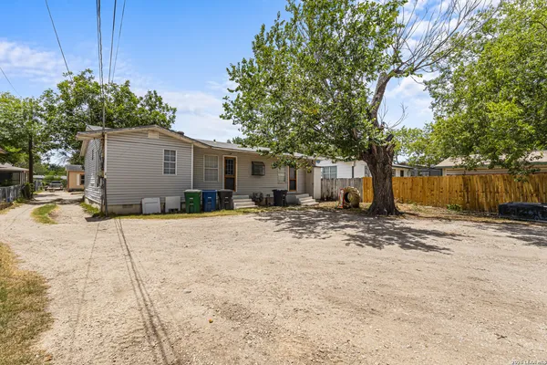 $1,150 | 1119 Fenfield Avenue, San Antonio, TX 78211