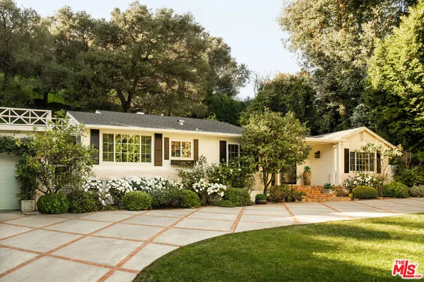 $2,995,000 | 2533 Benedict Canyon Drive, Beverly Hills, CA 90210