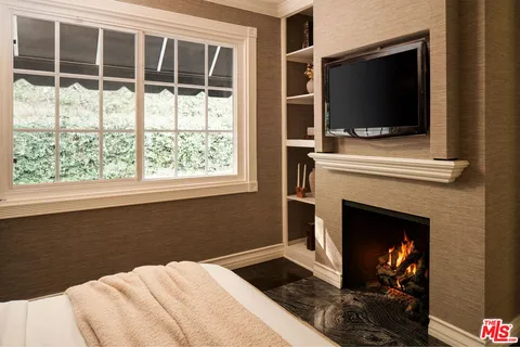 $2,995,000 | 2533 Benedict Canyon Drive, Beverly Hills, CA 90210