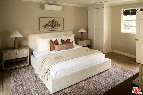 $2,995,000 | 2533 Benedict Canyon Drive, Beverly Hills, CA 90210