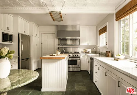 $2,995,000 | 2533 Benedict Canyon Drive, Beverly Hills, CA 90210